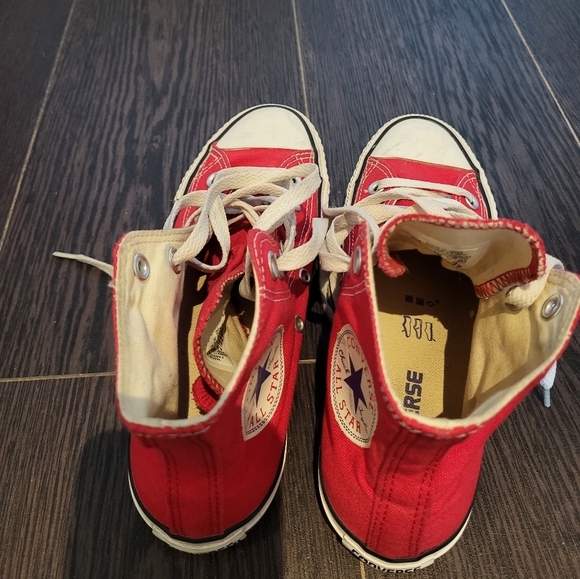 Converse High Top - Red 6.5 [SOLD] - Picture 3 of 6